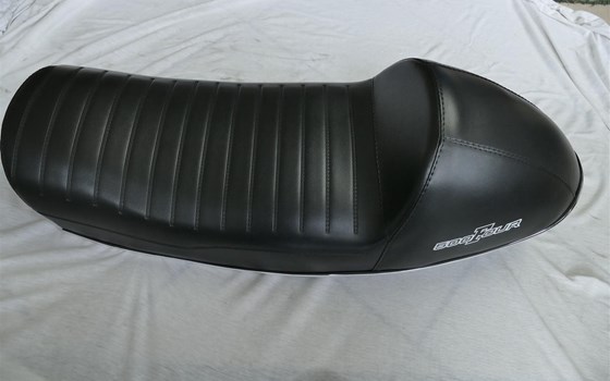 Cafe Racer-Sitzbank im GIULIARI-Design für alle CB 500 Four K0, K1 und K2 von 1972-1975 - Bild 1