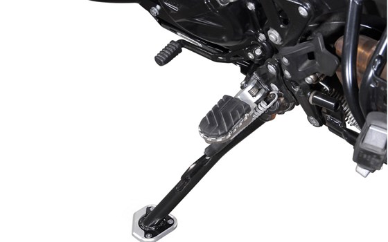 Seitenständerfuß-Verbreiterung. Schwarz/Silbern. BMW F 800 GS/Adv, Husqv TR650. - Bild 3