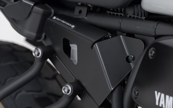 Bremsflüssigkeitsbehälter-Schutz Set. Schwarz. Yamaha XSR700 (15-) / XT (19-). L + R. - Bild 1