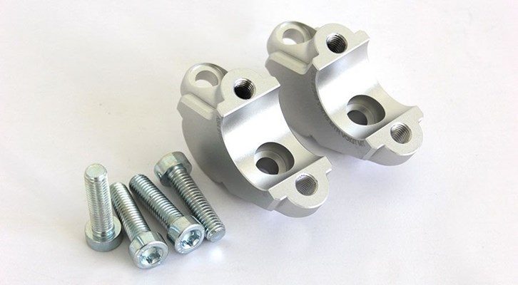 Lenkererhöhung mit Versatz für BMW R1200GS (04-12), R1200GS Adv (05-13) & HP2 Lenkererhöhung mit Versatz für BMW R1200GS (04-12), R1200GS Adv (05-13) & HP2