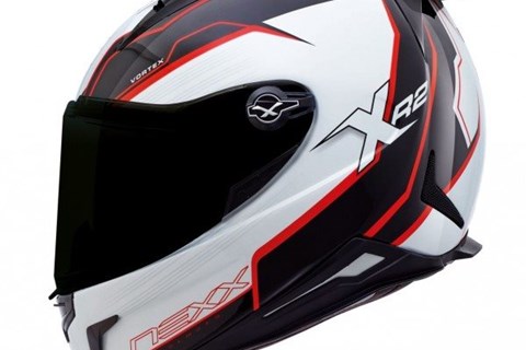 Marke: NEXX Artikelname: NEXX X.R2 Vortex Helm weiß/rot/schwarz