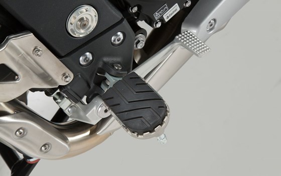 ION Fußrasten-Kit. Triumph Tiger 1050, BMW Modelle. - Bild 1