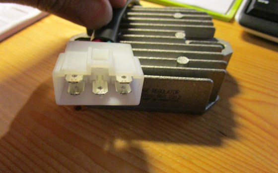 Regler Suzuki 600 - Bild 3 Regler Suzuki 600 - Bild 3