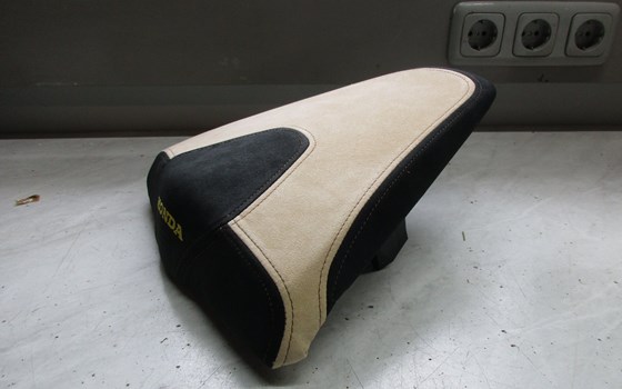 Soziussitzbank CB1000R - Bild 2