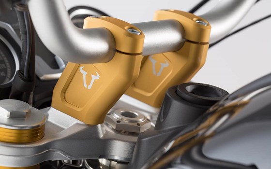 Lenkerverlegung. H=20 mm. Verlegung um 30 mm. Golden. BMW R nineT. - Bild 3