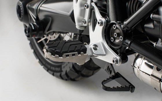 ION Fußrasten-Kit. BMW R nineT Scrambler (16-), R nineT GS (16-). - Bild 1