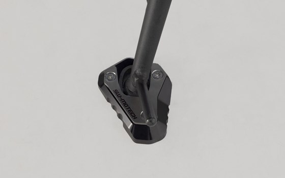 Seitenständerfuß-Verbreiterung. Schwarz/Silbern. Kawasaki Z650/ Z650RS/ Ninja 650. - Bild 2