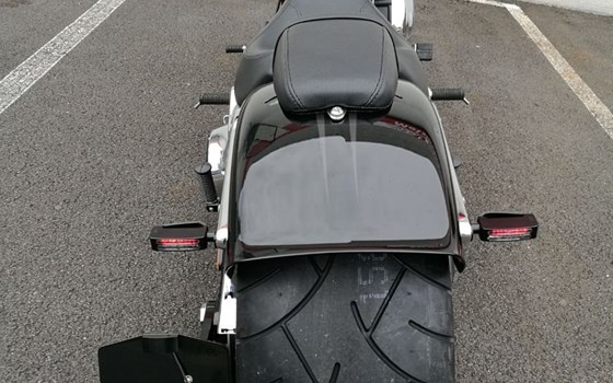 Breitreifenumbau auf 280er Reifen Softail Breakout 2017er Modelle - Bild 2