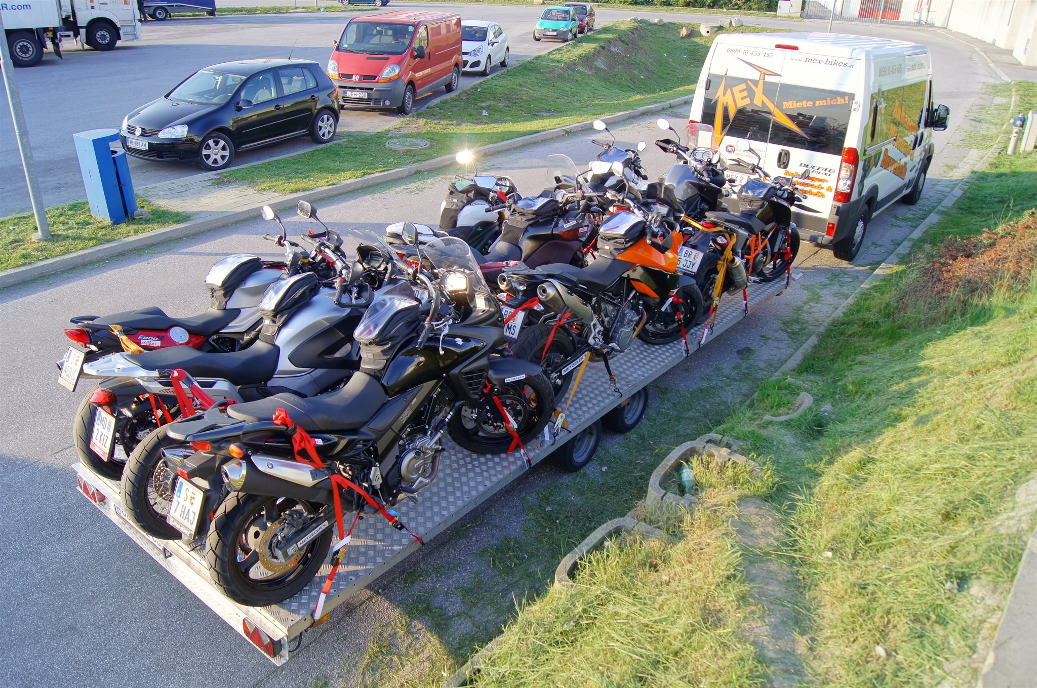 Motorradtransport bis 9 Personen und Bikes um 0,00 EUR 1000PS Shop Werkstatt