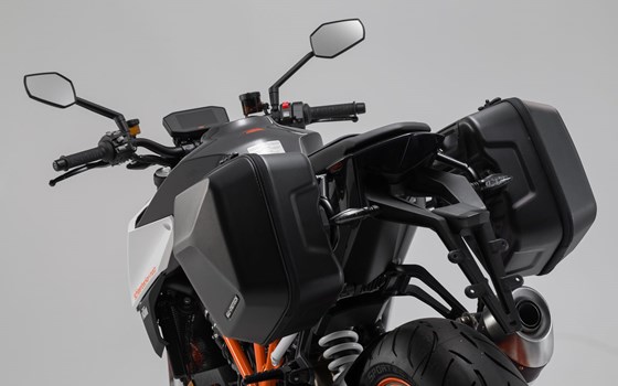 URBAN ABS Seitenkoffer-System. 2x 16,5 l. KTM 1290 Super Duke R (13-19). - Bild 2 URBAN ABS Seitenkoffer-System. 2x 16,5 l. KTM 1290 Super Duke R (13-19). - Bild 2