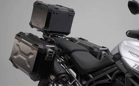 ADVENTURE-RACK Gepäckträger. Schwarz. Triumph Tiger 800 Modelle (10-). - Bild 5