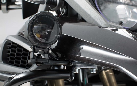 Scheinwerfer-Halter f. orig. BMW-Nebelscheinwerfer. Schwarz. BMW R 1200 GS (12-18), R 1250 GS (21-). - Bild 2