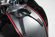 EVO Tankring. Schwarz. BMW F 800 R/S/ST/GT. Ohne Schrauben.