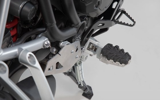 EVO Fußrasten-Kit. Triumph Tiger 800/ 900/ 1200, Scrambler 1200. - Bild 1