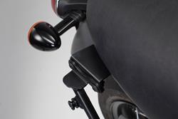 Adapter für SLC + V-LOC Seitenträger links. Für Bonneville T100/T120 (15-) ohne orig. Halteb.