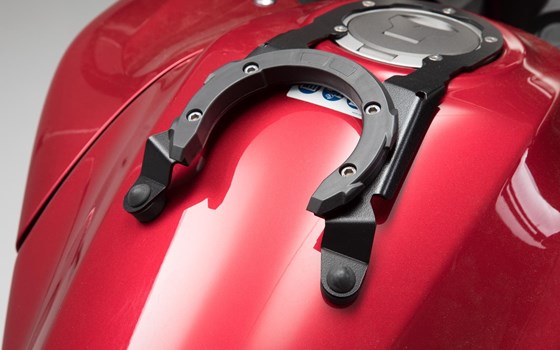 EVO Tankring. Schwarz. Honda VFR800X Crossrunner (15-). - Bild 1 EVO Tankring. Schwarz. Honda VFR800X Crossrunner (15-). - Bild 1