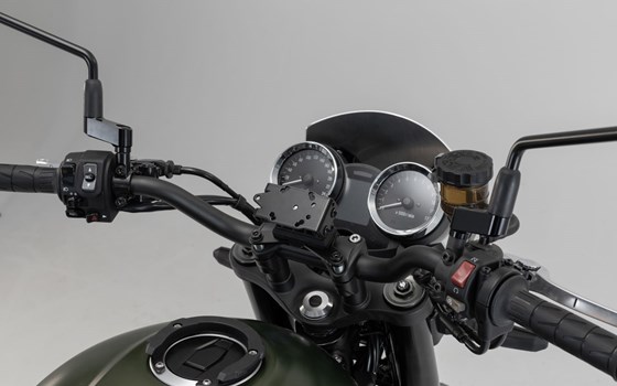 Navi-Halter im Cockpit. Schwarz. Kawasaki Z900RS/ Cafe / SE (17-). - Bild 1