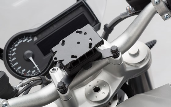 Navi-Halter am Lenker. Schwarz. BMW- / Triumph-Modelle, Himalayan. - Bild 1