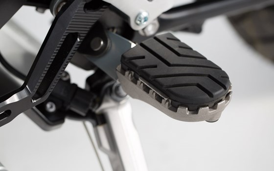 ION Fußrasten-Kit. Triumph Tiger 800/ 900/ 1200, Scrambler 1200. - Bild 1