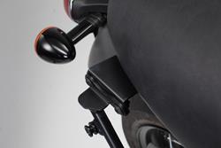 Adapter für SLC + V-LOC Seitenträger rechts. Für Bonneville T100/T120 (15-) ohne orig. Halteb.
