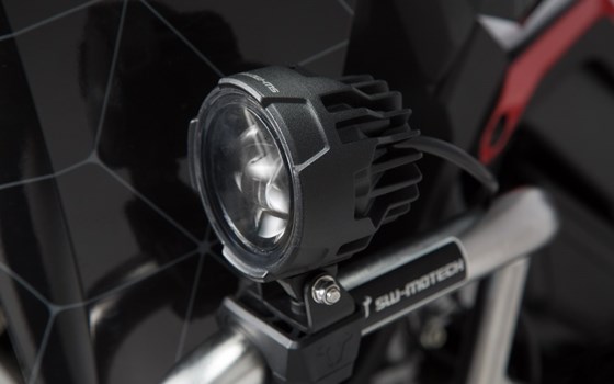 EVO Fernscheinwerfer-Kit Universal. Schwarz. Mit Sturzbügelklemmen für Scheinwerfer. - Bild 2