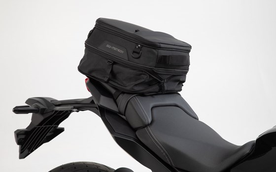 ION S Hecktasche. 7-15 l. Schwarz. 600D Polyester / Soft-Vinyl. - Bild 3