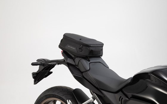 ION S Hecktasche. 7-15 l. Schwarz. 600D Polyester / Soft-Vinyl. - Bild 4