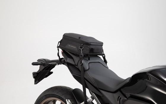 ION S Hecktasche. 7-15 l. Schwarz. 600D Polyester / Soft-Vinyl. - Bild 5