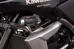 Scheinwerfer-Halter. Schwarz. Kawasaki Versys 650 (09-14).