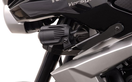 Scheinwerfer-Halter. Schwarz. Kawasaki Versys 650 (09-14). - Bild 3
