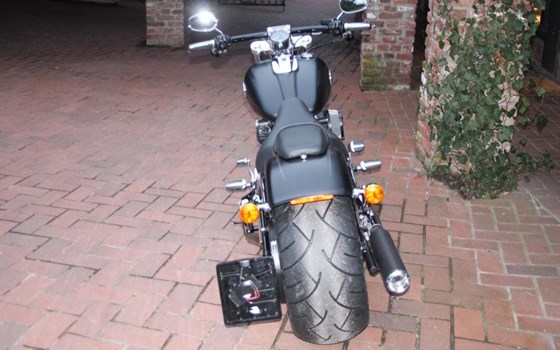 Breitreifenumbau 280er Reifen Harley Davidson Breakout 2014-2016 - Bild 3