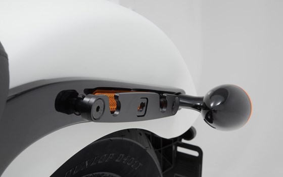 SLH Seitenträger LH2 links. Harley-Davidson Softail Slim (17-). Für LH2. - Bild 1