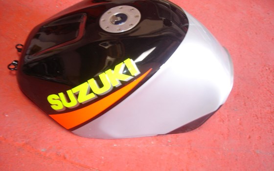 Tank Suzuki GSXR1000 K1-K2 - Bild 3 Tank Suzuki GSXR1000 K1-K2 - Bild 3