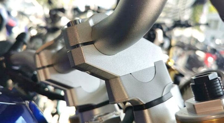 Lenkererhöhung mit Versatz für BMW S1000R (2014-2020) Lenkererhöhung mit Versatz für BMW S1000R (2014-2020)