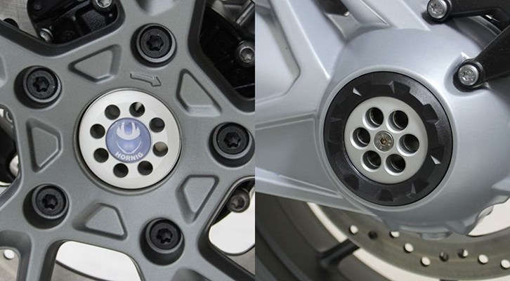 Radachsabdeckung m. Emblem für BMW R 1200 R, LC (2015-2018) Radachsabdeckung m. Emblem für BMW R 1200 R, LC (2015-2018)