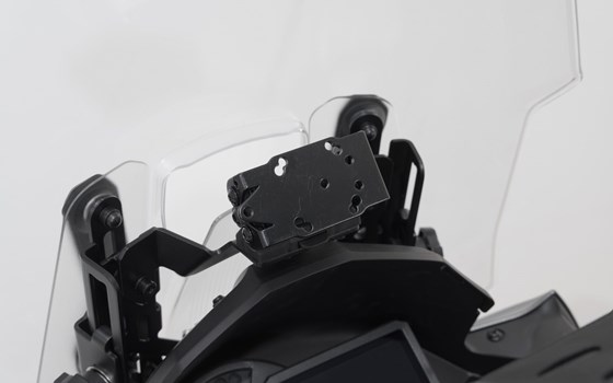 Navi-Halter im Cockpit. Schwarz. Kawasaki Versys 1000 (18-) / 1100 (24-). - Bild 1