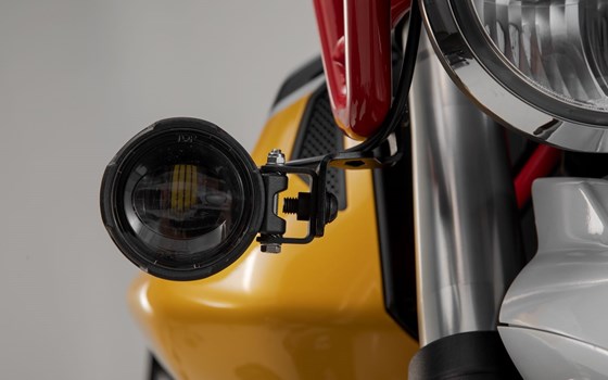 Scheinwerfer-Halter. Schwarz. Moto Guzzi V85 TT (19-23). - Bild 2