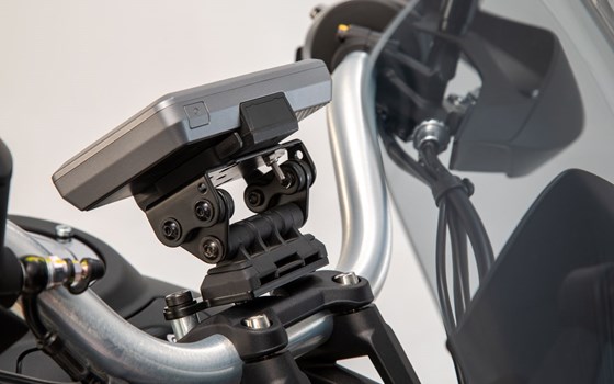 Navi-Halter am Lenker. Schwarz. Moto Guzzi V85 TT (19-23). - Bild 2