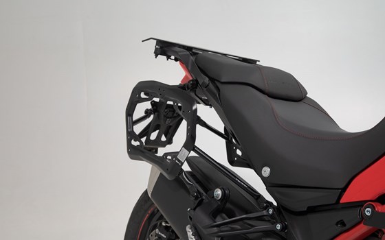 PRO Seitenträger. Schwarz. Ducati Multistrada 1200/ 1260/ 950 / V2. - Bild 3 PRO Seitenträger. Schwarz. Ducati Multistrada 1200/ 1260/ 950 / V2. - Bild 3