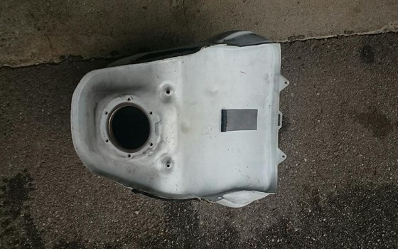 Yamaha R6 Tank beschädigt - Bild 3 Yamaha R6 Tank beschädigt - Bild 3