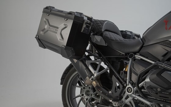 TRAX ADV Alukoffer-System + Akrapovic. Schwarz. 45/37 l. BMW R 1250 GS/Adv/Rallye (18-). - Bild 3 TRAX ADV Alukoffer-System + Akrapovic. Schwarz. 45/37 l. BMW R 1250 GS/Adv/Rallye (18-). - Bild 3