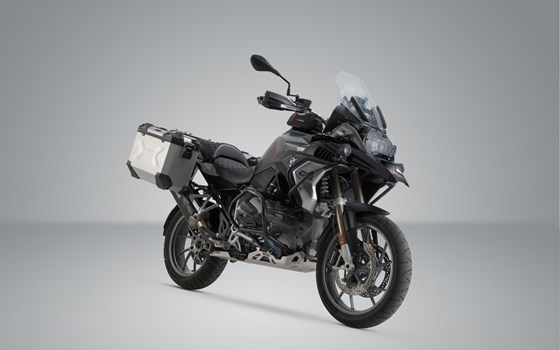 TRAX ADV Alukoffer-System + Akrapovic. Silbern. 45/37 l. BMW R 1250 GS/Adv/Rallye (18-). - Bild 2 TRAX ADV Alukoffer-System + Akrapovic. Silbern. 45/37 l. BMW R 1250 GS/Adv/Rallye (18-). - Bild 2