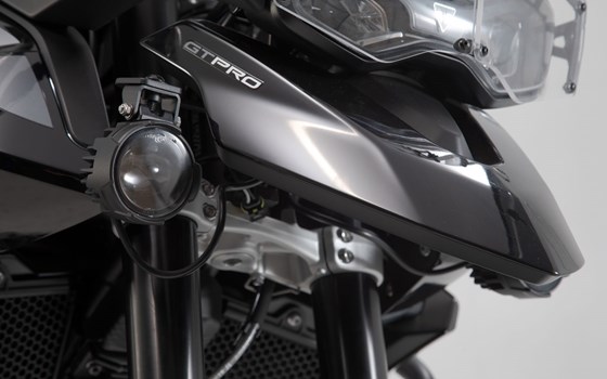 EVO Nebelscheinwerfer-Kit. Schwarz. Triumph Tiger 900/GT/Rally/Pro (19-23). - Bild 2