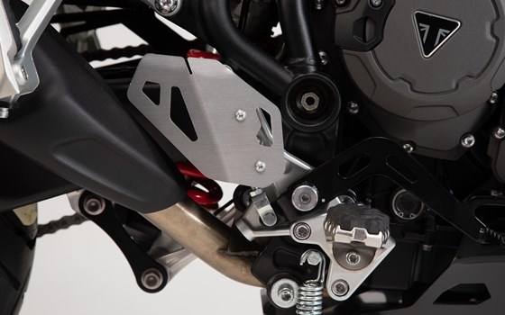 Fersenschutz rechts. Silbern. Triumph Tiger 900/GT/Rally/Pro (19-23). - Bild 1