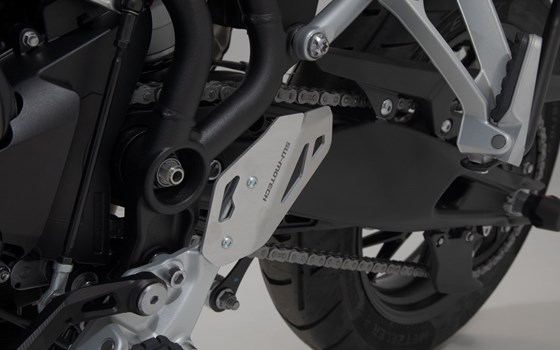 Fersenschutz links. Silbern. Triumph Tiger 900/GT/Rally/Pro (19-23). - Bild 3