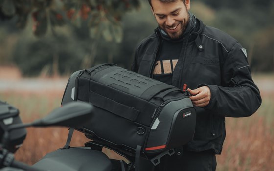 PRO Rackpack Hecktasche. 1680D Ballistic Nylon. Schwarz/Anthrazit. 32-42 l. - Bild 5