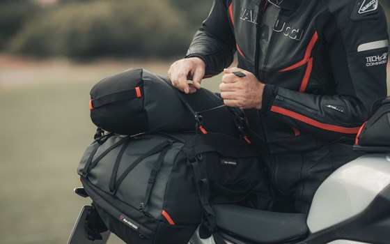 PRO Tentbag Hecktasche. 1680D Ballistic Nylon. Schwarz/Anthrazit. 18 l. - Bild 3