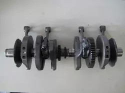 4-Zylinder, gleitgelagerte Kurbelwelle reinigen, überprüfen, polieren und feinwuchten 4-Zylinder, gleitgelagerte Kurbelwelle reinigen, überprüfen, polieren und feinwuchten