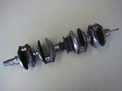 4-Zylinder, gleitgelagerte Kurbelwelle reinigen, überprüfen, erleichtern, polieren und feinwuchten 4-Zylinder, gleitgelagerte Kurbelwelle reinigen, überprüfen, erleichtern, polieren und feinwuchten