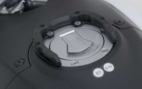 PRO Tankring. Schwarz. Diverse Modelle. Tank mit 6 Schrauben. - Bild 2